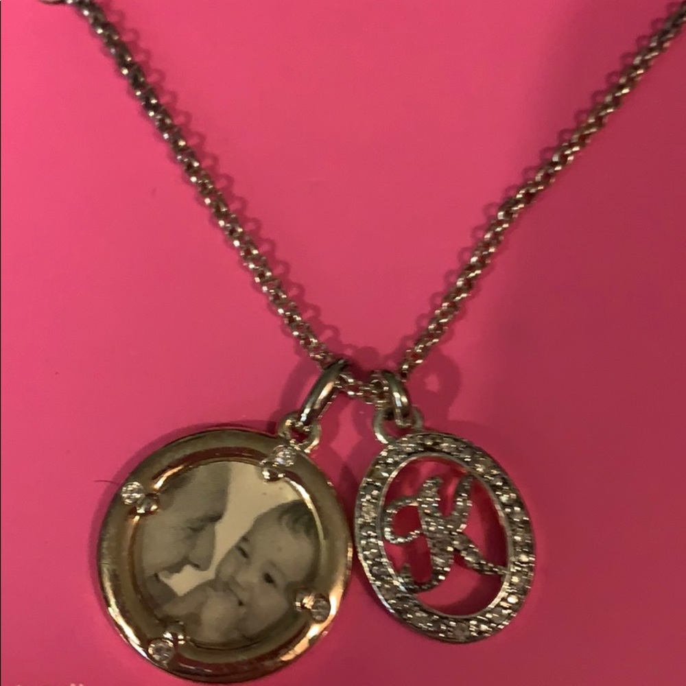 Liz Claiborne Silver Tone Picture This Insert Photo Initial K Pendant Necklace - Picture 4 of 7